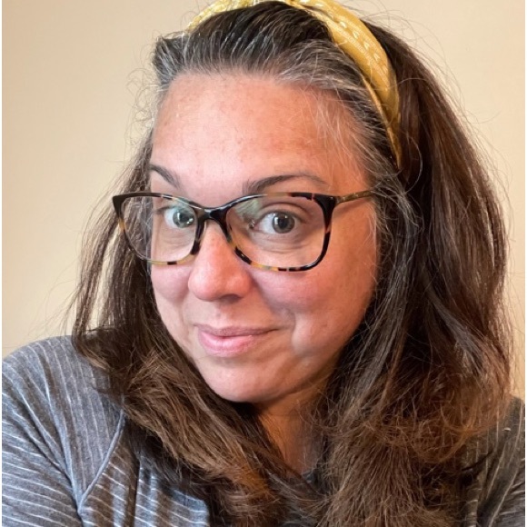 Meet your Posher, Lisa - Picture 1 of 1